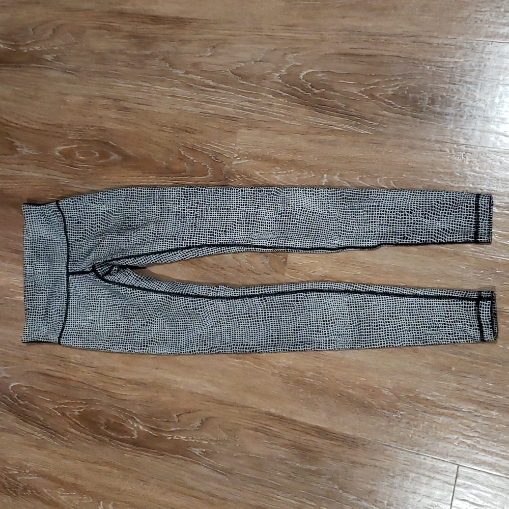 (2) Lululemon Athletica Patterned Leggings Activewear Athletic Workout Running
